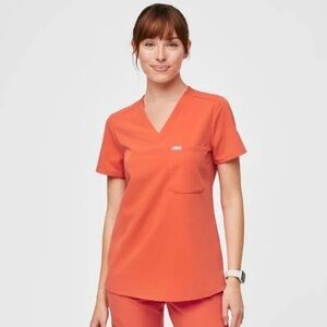 FIGS Catarina One-Pocket Scrub Top